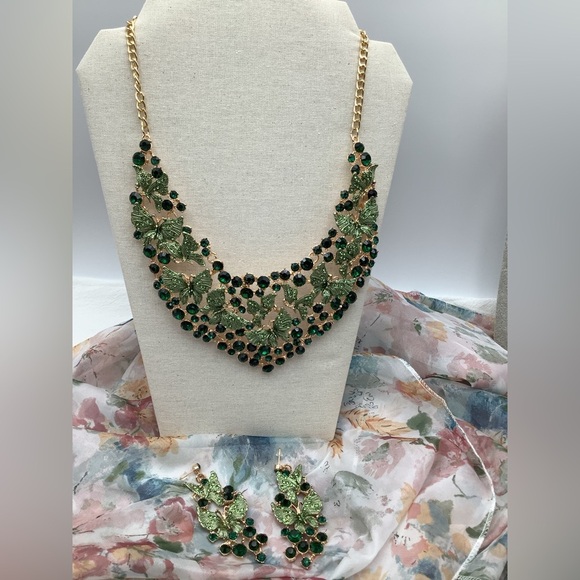 Fairycore Green Butterfly Necklace and Pierced Earrings - Picture 2 of 3